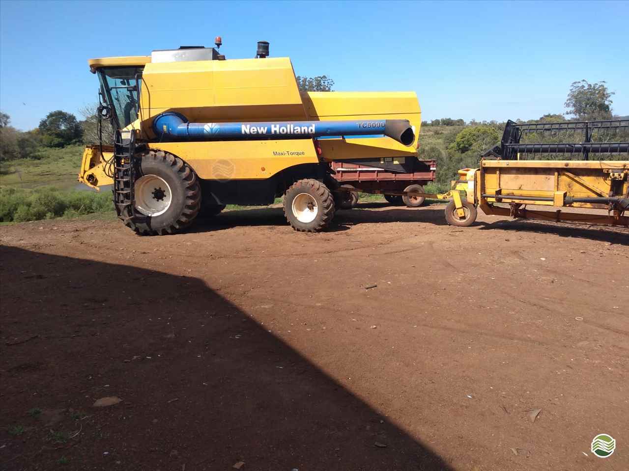 COLHEITADEIRA NEW HOLLAND TC 5090 Paulo Mokan Compra E Venda De Máquinas Usadas IJUI RIO GRANDE DO SUL RS